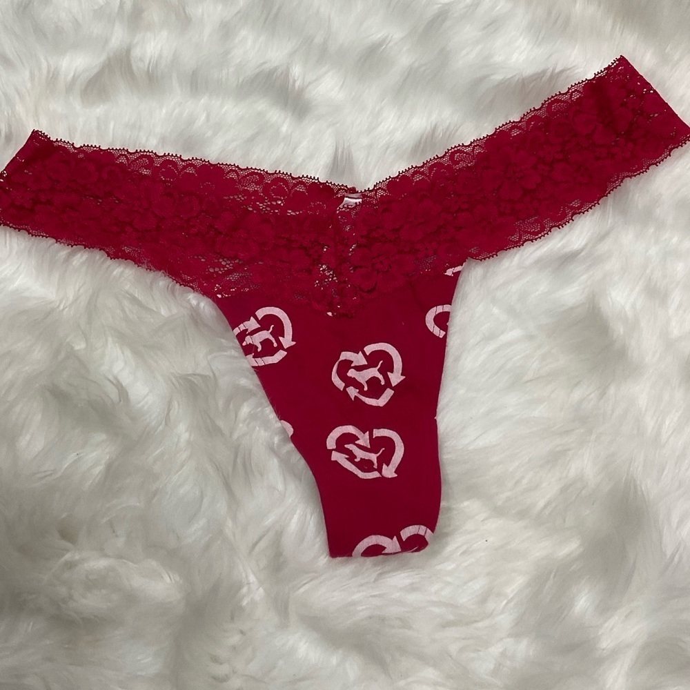 Y2K PINK Victoria's Secret Red and White Cotton and Lace Thong